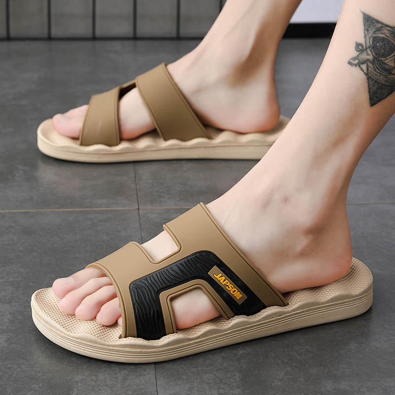Summer Men's Outdoor Slippers Non-Slip Massage Large Size Bathing Sandals Men's Home Slippers Factory Wholesale Summer Men's Outdoor Slippers Non-Slip Massage Large Size Bathing Sandals Men's Home Slippers Factory Wholesale