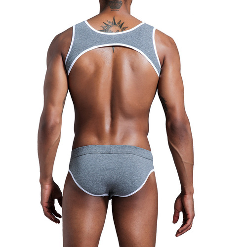 A set of men's cotton underwear, including briefs, for sports and fitness, with a sexy and trendy yoga style for young men.