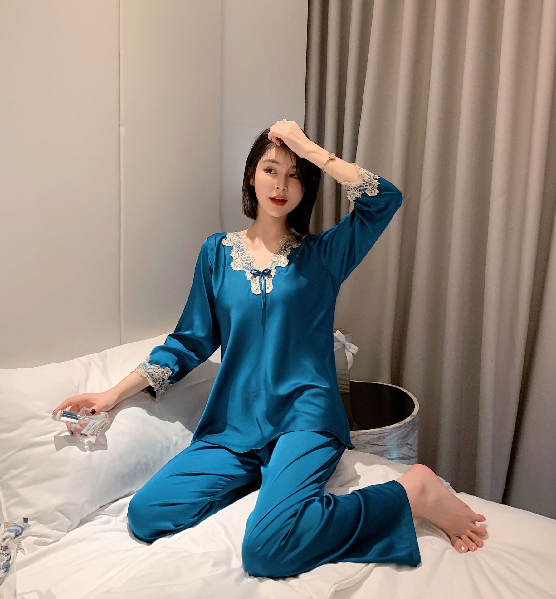 Pijamas de primavera y otoño para mujer de manga larga de encaje de seda de hielo sexy suéter suelto nuevo estilo de seda servicio a domicilio verano 21821