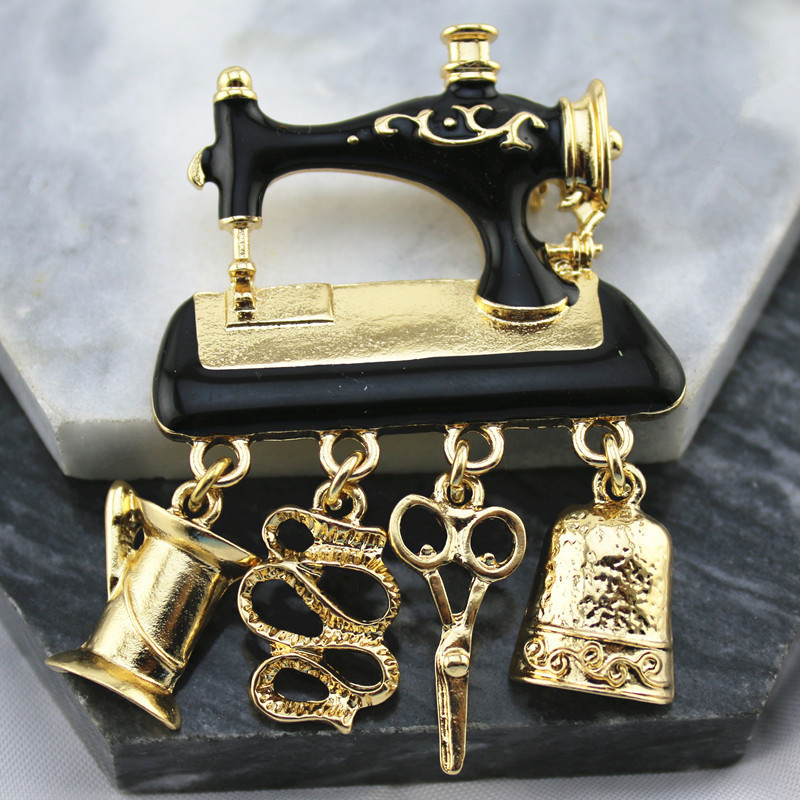 2020 popular new creative fashion sewing machine brooch alloy drop oil brooch brooch Qingdao manufacturers