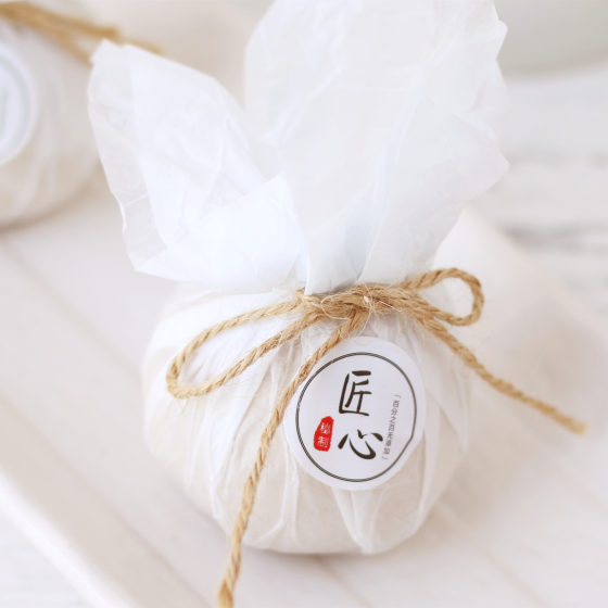 [Spot] five times goat milk glutinous rice cold grinding handmade soap stone soap facial soap bath soap
