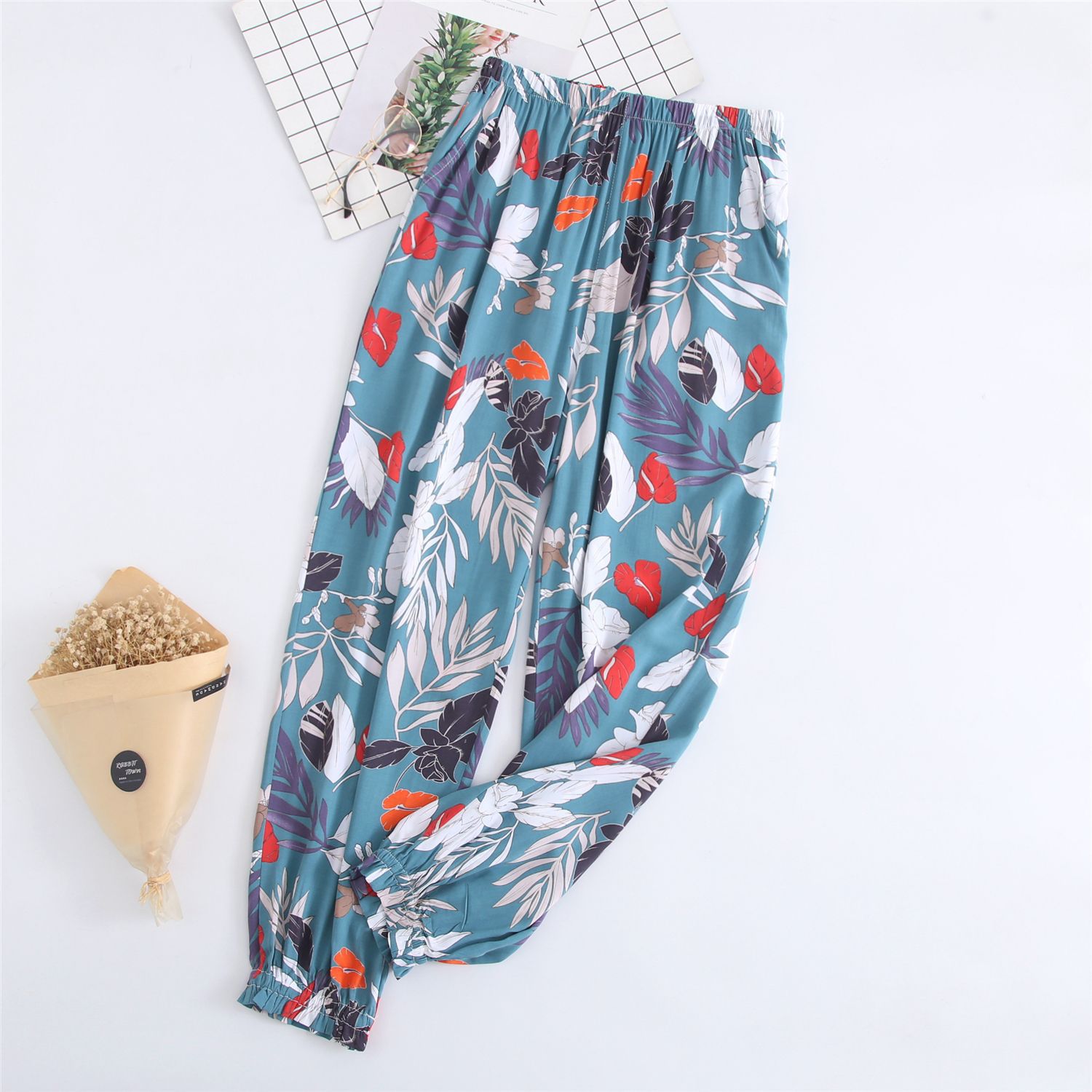 가을 달과 봄 꽃