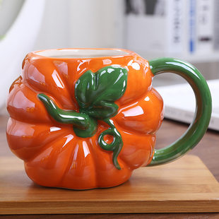 Cross -border fruit -shaped cup of pumpkin water cup of pineapple cup pineapple cup orange cup strawberry western red persimmon cartoon cup