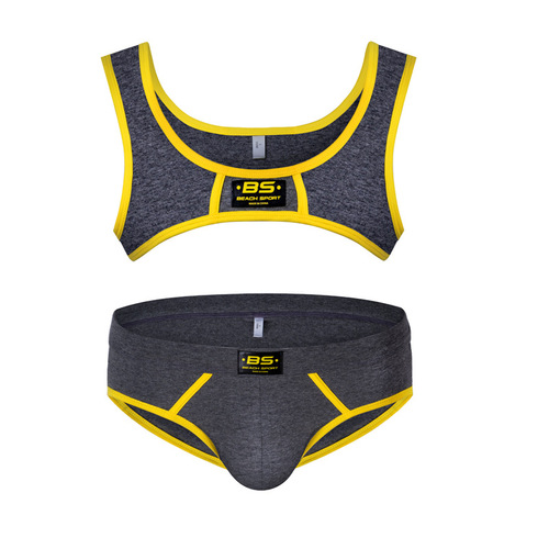 A set of men's cotton underwear, including briefs, for sports and fitness, with a sexy and trendy yoga style for young men.