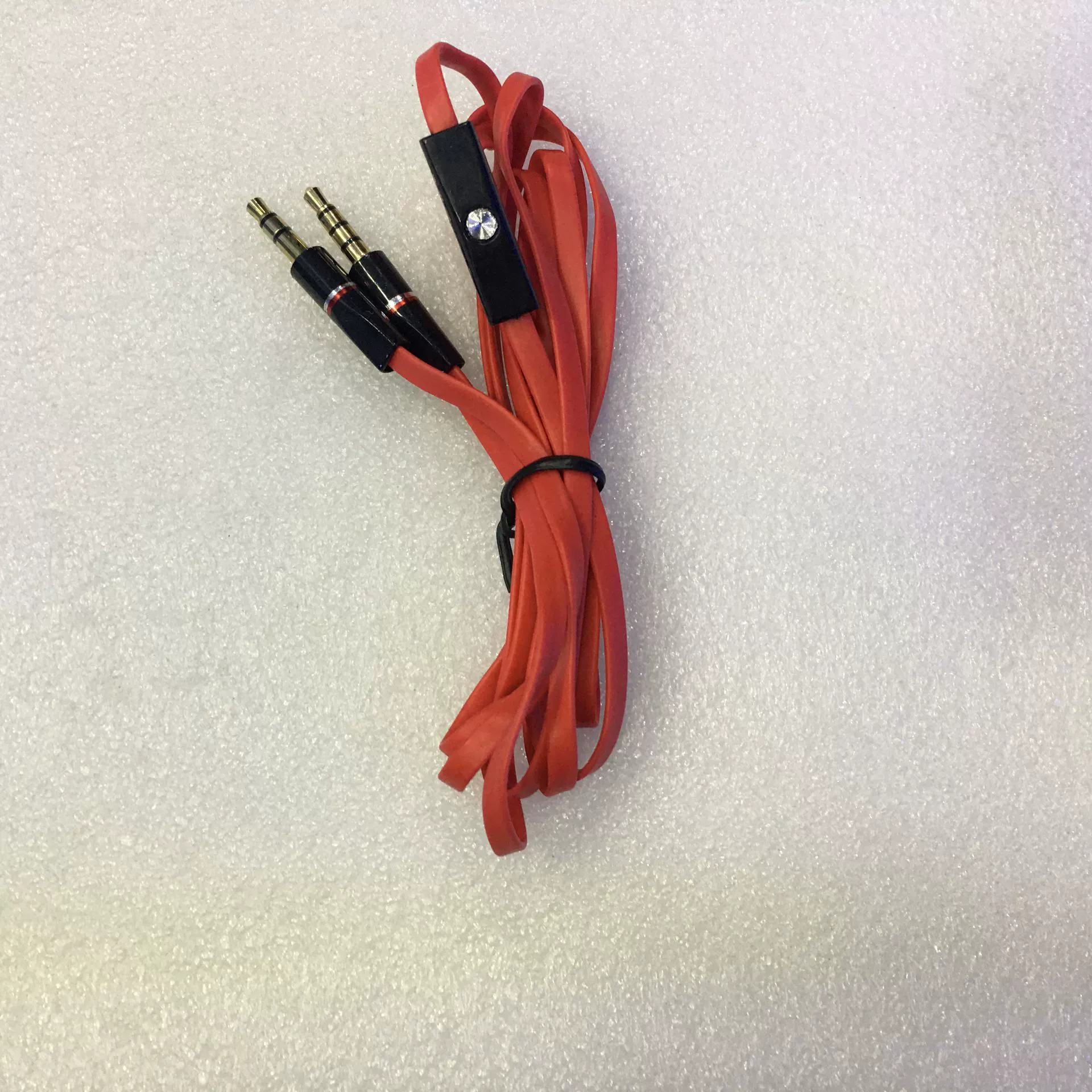 1,5 м маленькая лапша пак-общественная AUX с пшеничным поясом Mai аудиопровода 3.5 красная аудиолиния Волшебная линия