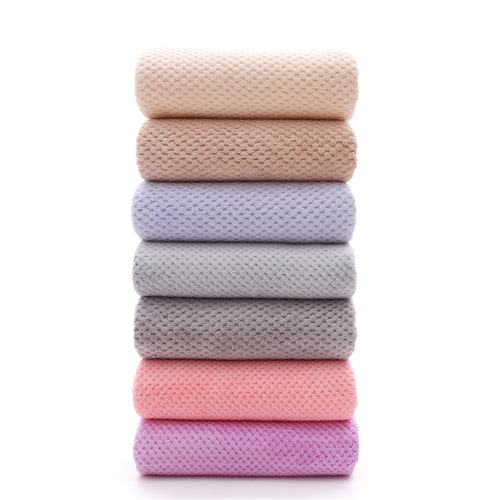 Pineapple grid coral velvet bath towel men's and women's bath towel manufacturer wholesale wrap towel absorbs water and is not easy to shed lint large square towel