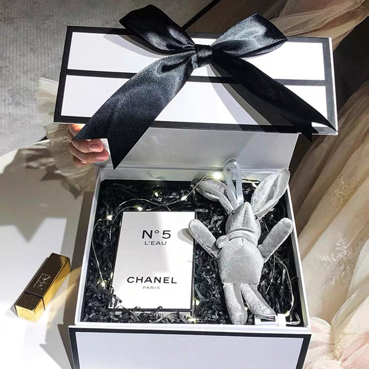 【ギフトボックス + ギフトバッグ】ギフトボックスins風口紅ギフトボックス空箱ネット赤少女心誕生日ギフトボックス