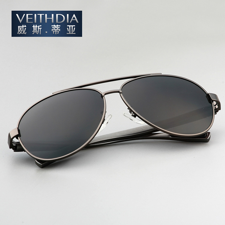 De los hombres de aluminio magnesio revestimiento interior polarizado gafas de sol de la rana gafas de conductor 2605