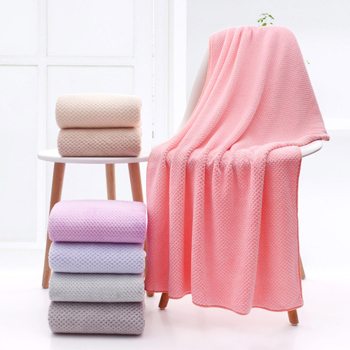 Pineapple grid coral velvet bath towel men's and women's bath towel manufacturer wholesale wrap towel absorbs water and is not easy to shed lint large square towel