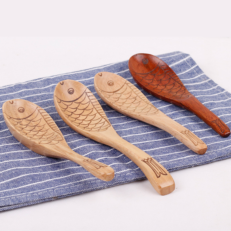Daxin bambú cuchara de arroz de madera creativa japonesa en forma de pez cuchara de madera cuchara de comer para niños fabricante de vajilla de madera