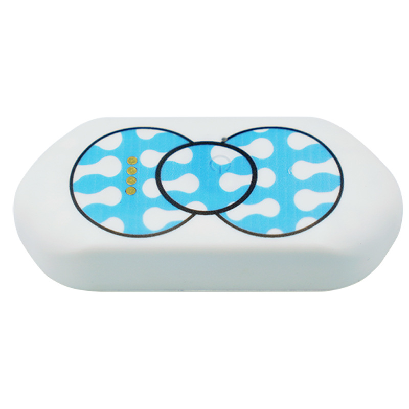 열쇠 고리가있는 파란색