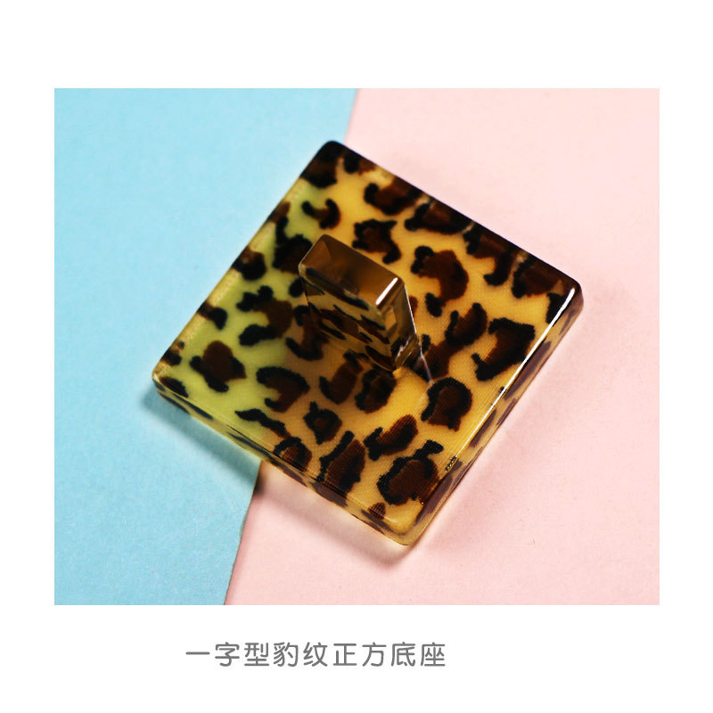 한 단어 사각형 레오파드 무늬 기본