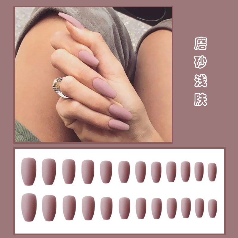 Parche de uñas de celebridades de Internet con personalidad esmerilada, parche de uñas postizas terminado con sensación de carne, 24 piezas, armadura trapezoidal terminada