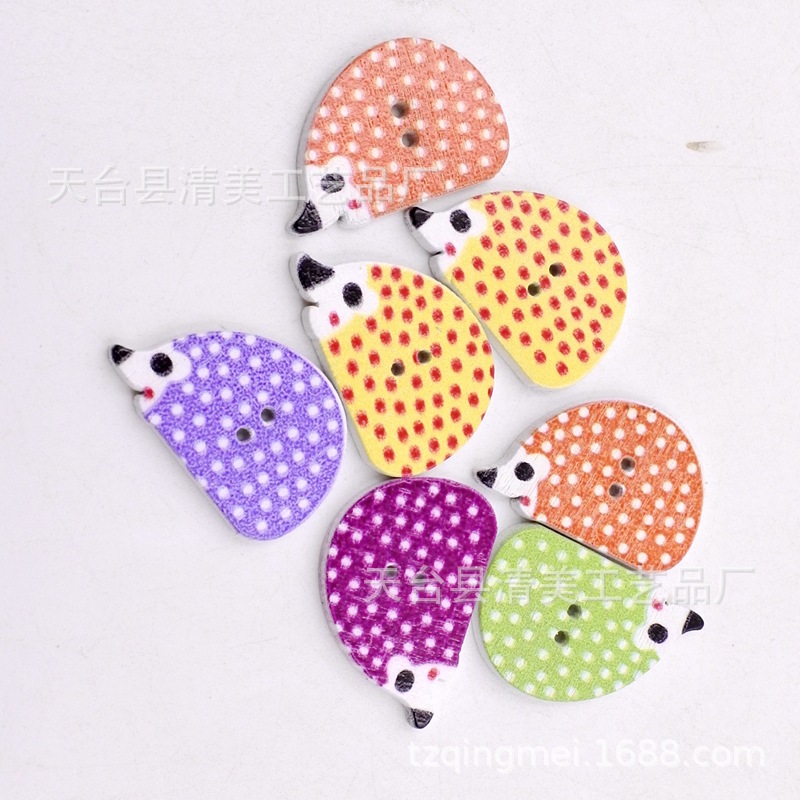 25*16mm fondo blanco multicolor erizo de dibujos animados botón de madera hermosa decoración para los niños