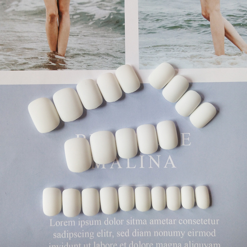 Venta caliente transfronteriza, uñas portátiles desmontables, nail de uñas blanco puro, simple y duradero, 24 piezas, parches de uñas terminados