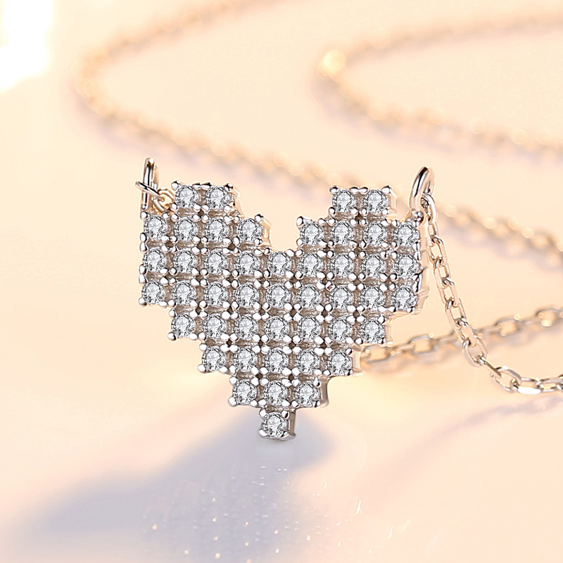 En línea de la celebridad de Singapur lleno de diamantes precioso collar de plata de ley 925 colgante nicho simple diseño en forma de corazón clavícula cadena femenina