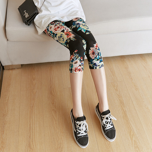 New summer leggings, women's outer wear, thin capris, elastic floral plus size, quintiles, small feet, pants.
