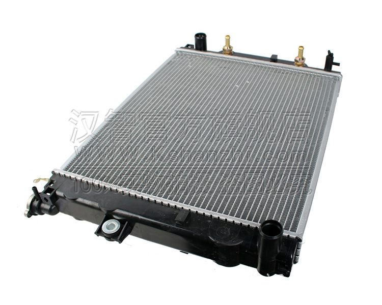 Tanque hidráulico de la carretilla elevadora adecuado para Komatsu FG30 - 16 / K25 accesorios de la carretilla elevadora 3EA - 04 - 41710 radiador