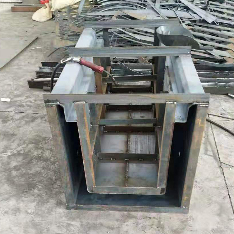 公路急流槽模具 混凝土急流槽模具 预制急流槽模具 急流槽模具