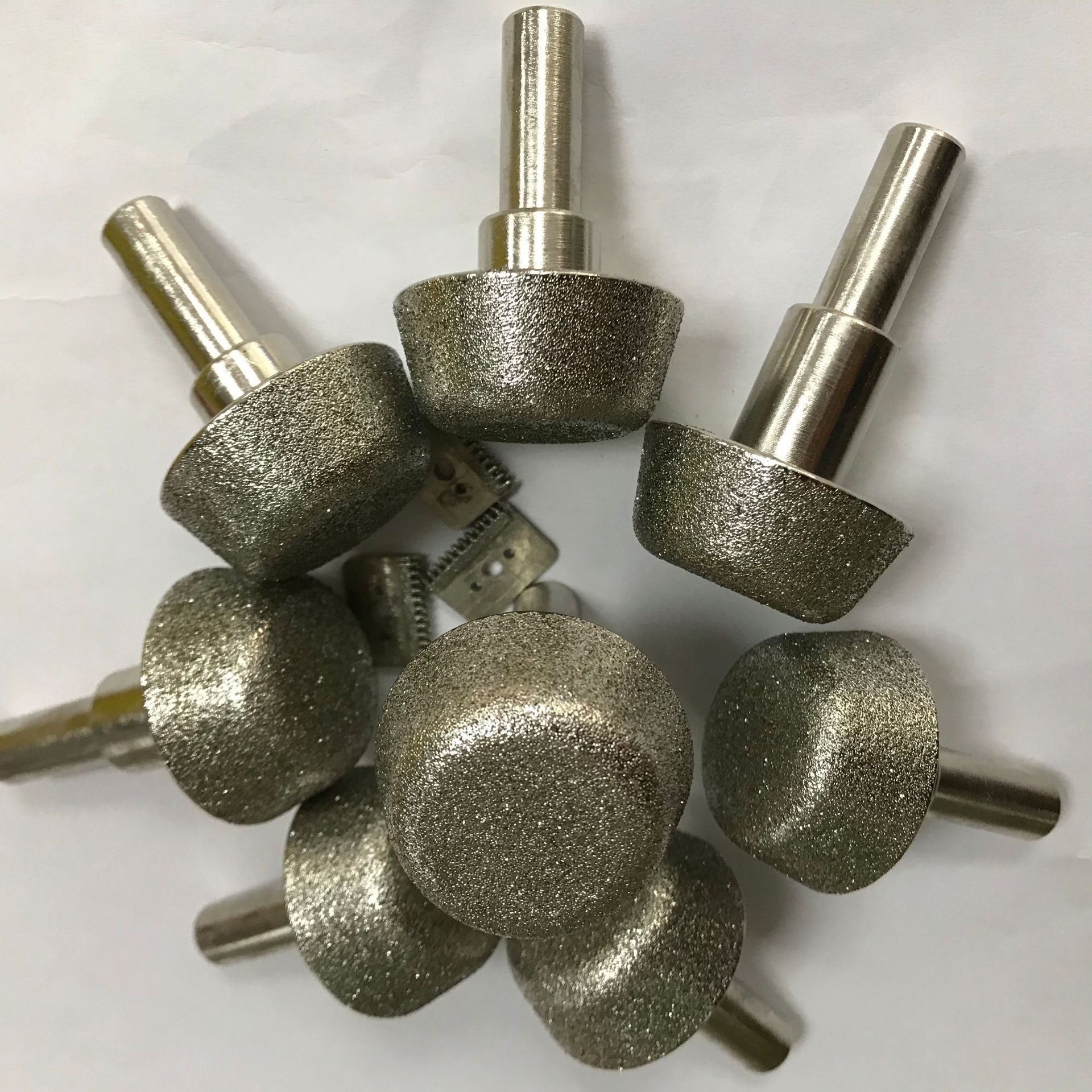 本厂生产磨削力超锋利金刚石砂轮，电镀砂轮