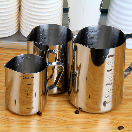 Stainless steel coffee latte art cup with graduated measuring cup thickened milk cylinder utensil Italian coffee cup milk frothing