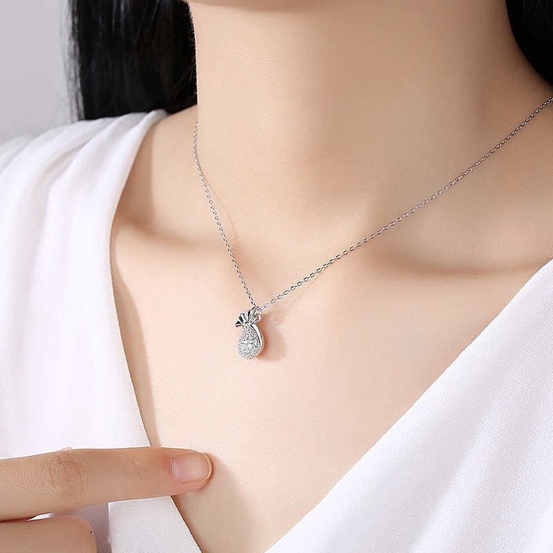 Online celebridad Singapur S925 Lucky Bag collar de diamantes colgante nicho simple perla clavícula cadena femenina
