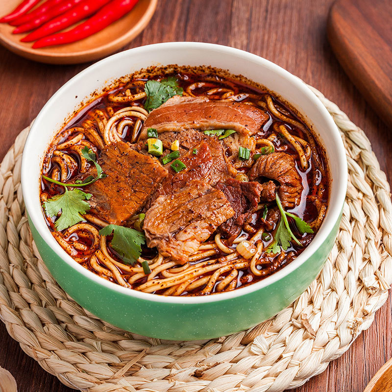 Xiangyang Beef Noodles 220g Hubei Specialty Beef Oil Beef Offal Chopped Noodles Breakfast Instant Easy Alkaline Noodles