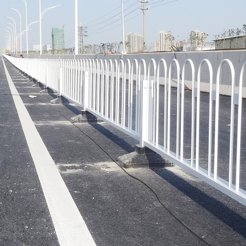 顺路科技京式机动车隔离护栏，道路护栏，交通机动车护栏