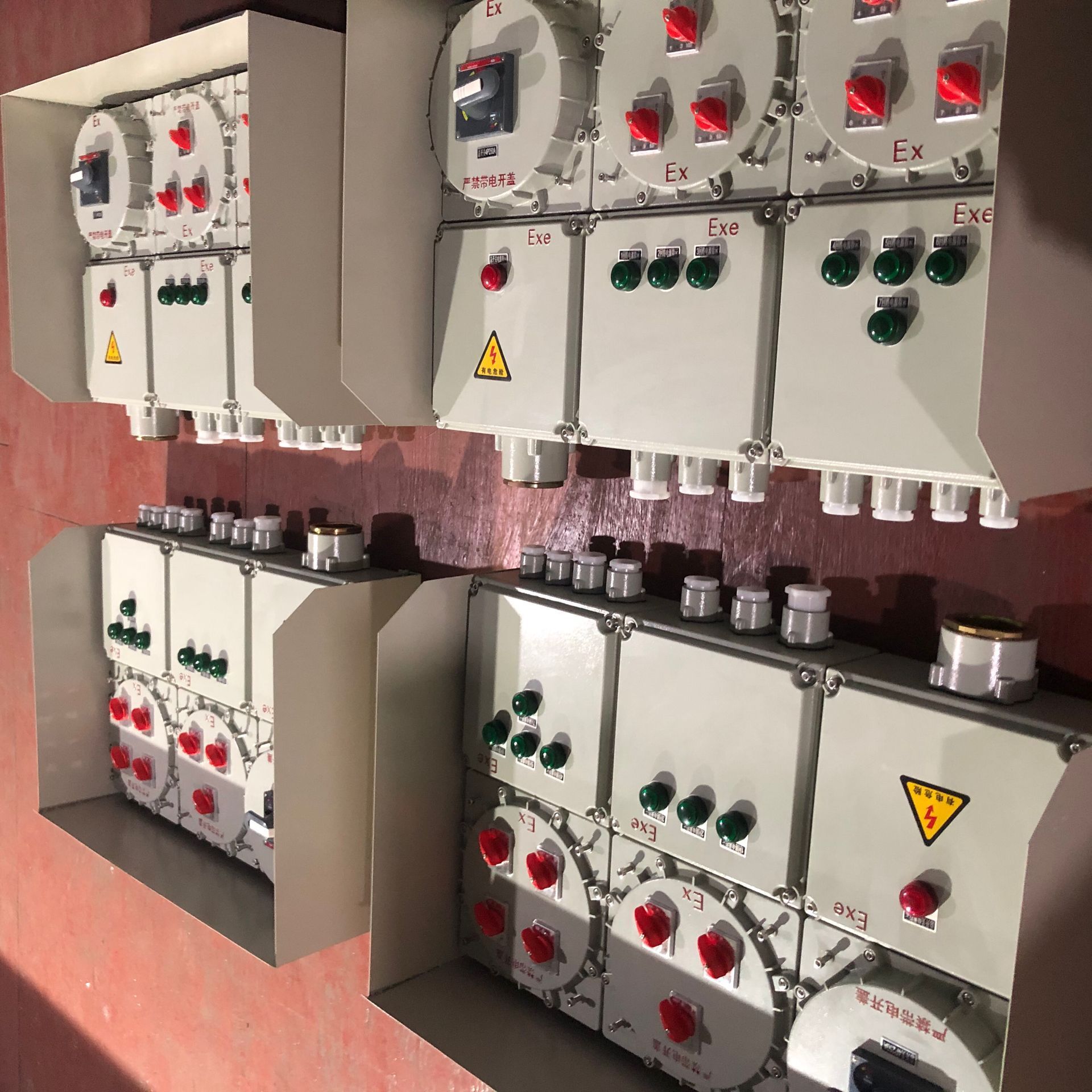 户外IP66防爆照明动力配电箱 带防雨罩防爆电气箱 立式防爆配电柜