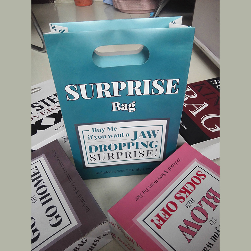 厂家直销新款彩色白卡纸服装礼品手提袋包装盒定加工印刷可设计