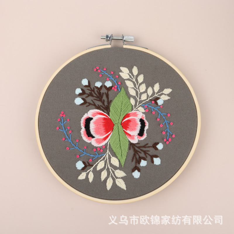 Exquisito ramo guirnalda artesanal DIY bordado paquete de material europeo flor costura traje suministro directo de fábrica Inglés