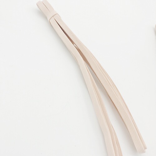 Supply various specifications of colorful elastic bands, knitted elastic bands, hemmed elastic bands, fire-roasted elastic bands
