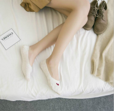 200-needle spring and summer women's solid color cotton invisible socks Love solid color low cut shallow mouth non-slip silicone bean socks for women