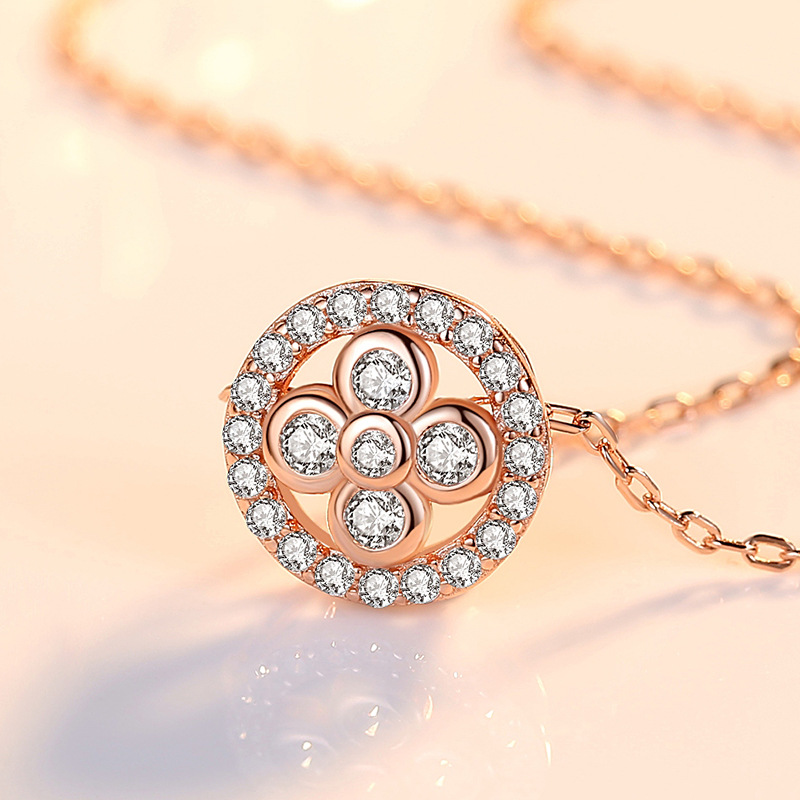 Celebridad en línea Singapur diamante completo trébol 925 Collar de plata colgante nicho diseño simple cadena de clavícula fabricante femenino