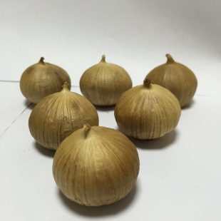Jinxiang Manufacturers Have Been Supplying Single-Head Black Garlic on a Long-Term Basis. High Quality and Low Price. Large Supply of 250g Single-Head Black Garlic Canned Products