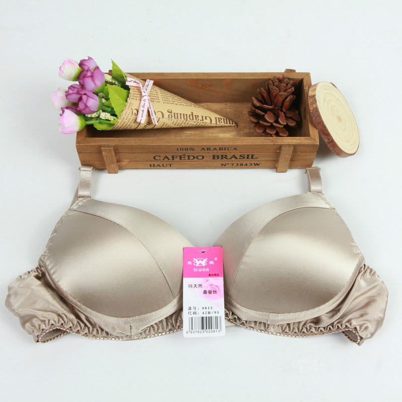 Silk Silk Bra 2025 New Large Size Underwear Women's Wireless Bra Seamless Thin Sexy Bra