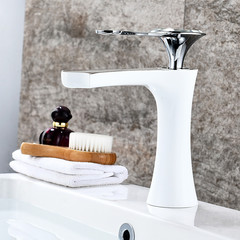 Black water faucet basin faucet cold and hot hand basin face basin bathroom sink European gold bathroom faucet brass