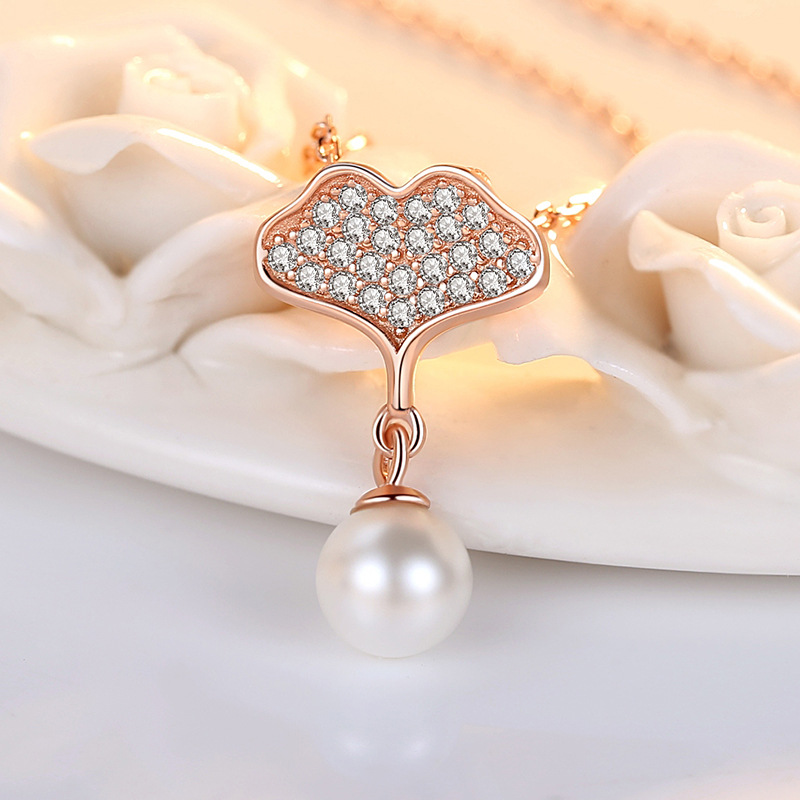 Celebrity en línea Singapur S925 plata ginkgo hoja COLLAR COLGANTE nicho diseño simple perla clavícula cadena femenina