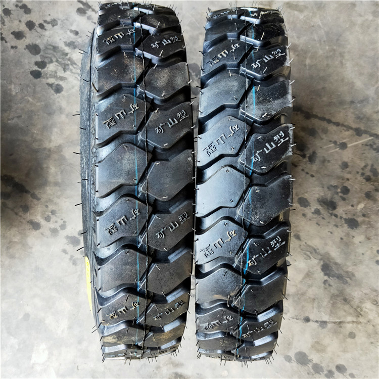 供应矿山型号拖斗用轮胎4.50-12块花农用车轮胎
