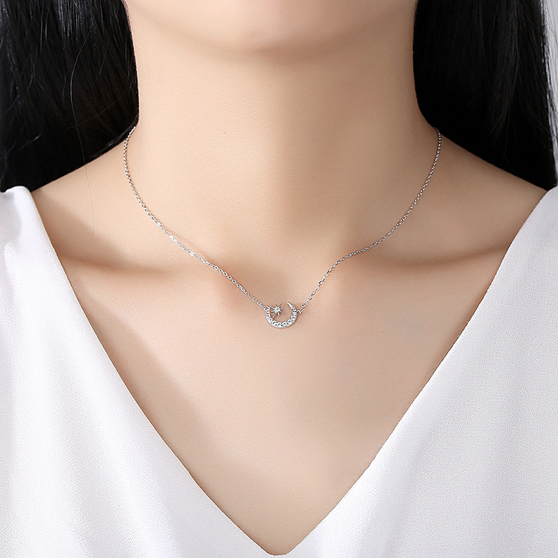Celebridad en línea Singapur S925 plata esterlina brillante estrella Luna COLLAR COLGANTE nicho simple diseño Luna clavícula cadena femenina
