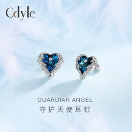 项链;耳环;耳钉