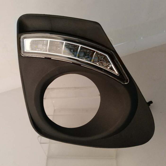 Adecuado para 10 ~ 13 Toyota Corolla Luz de marcha diurna luz antiniebla delantera modificada LED Luz de marcha diurna