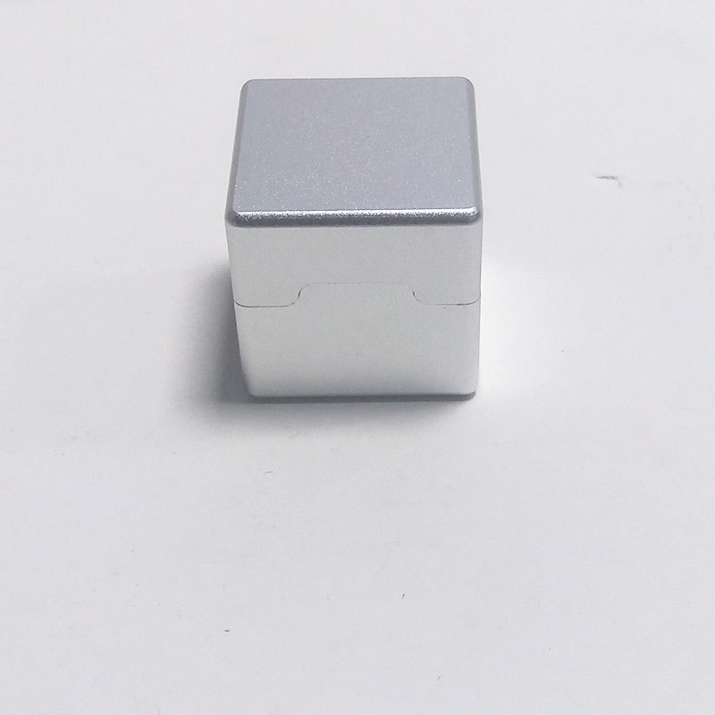 Caja de chocolate billar caja de chocolate en polvo mesa al por mayor Bola de metal clip de chocolate R2 cubierta inferior caja de chocolate no magnética