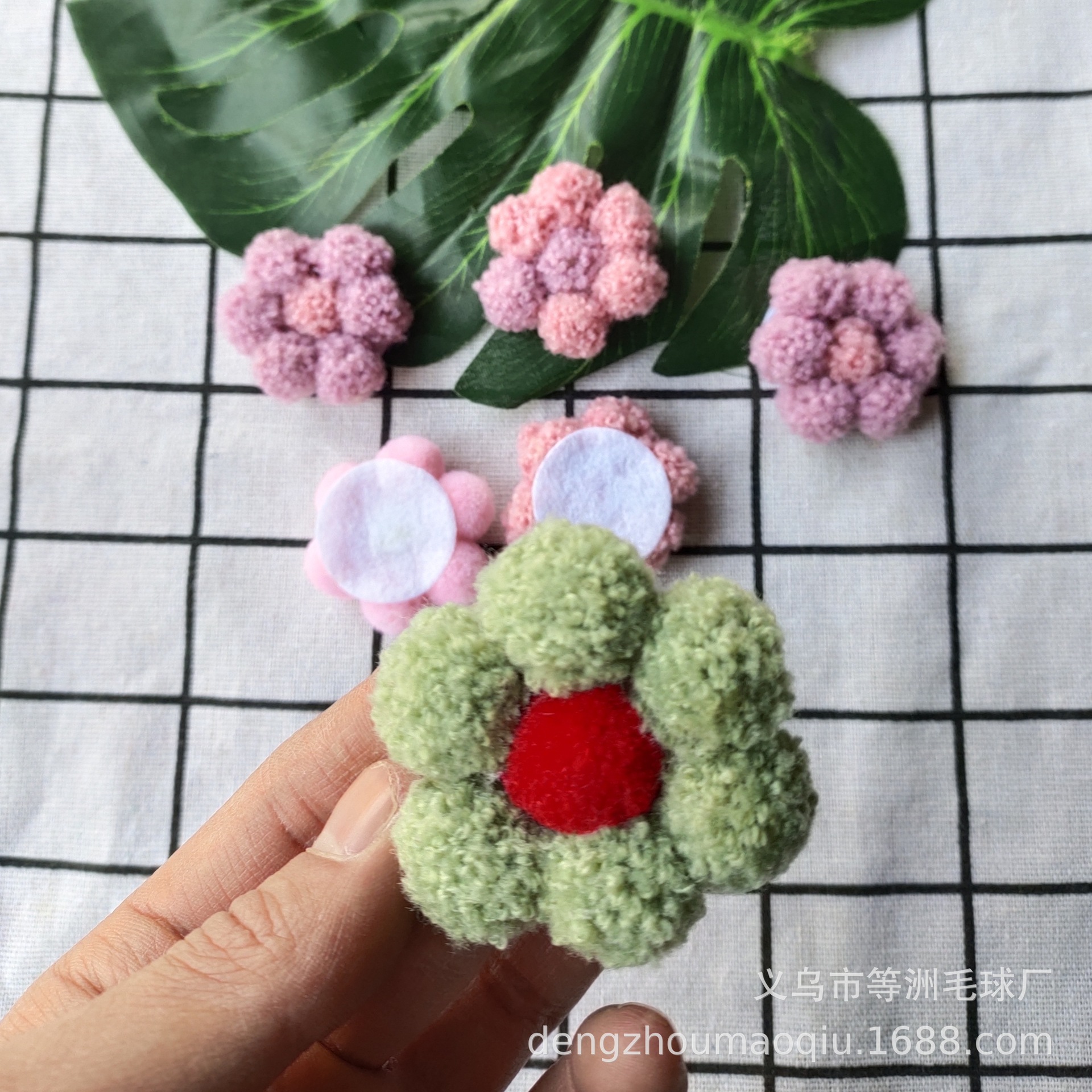 泰迪绒毛球小花朵 儿童服饰胸花配件 发箍装饰球 绳子卷毛毛球球