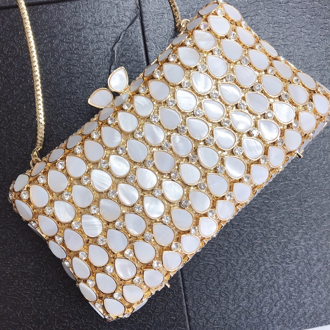 Túi clutch nữ đính đá pha lê hình giọt nước dự tiệc — Màu vàng