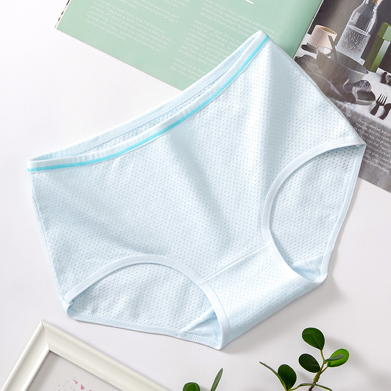 Ropa interior de niña japonesa simple color sólido ropa interior de algodón transpirable calzoncillos de algodón de cintura media para mujer al por mayor