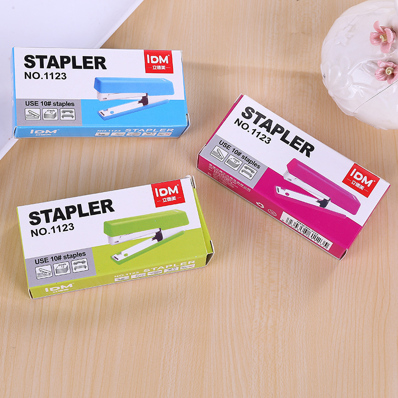 학생 사무용품 3 색 작고 튼튼한 스테이플러 10 바늘 노동 절약 스테이플러 제조 업체 도매