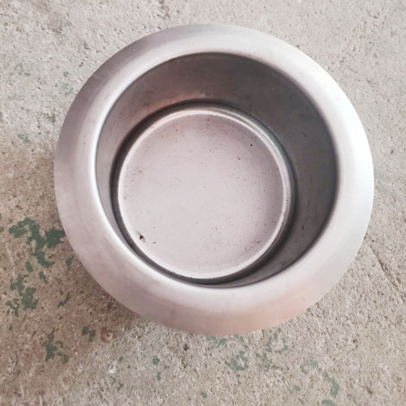 La fábrica de moldes produce moldes de estirado de acero inoxidable, herramientas de embutido profundo y equipos de procesamiento de vasos de acero inoxidable.