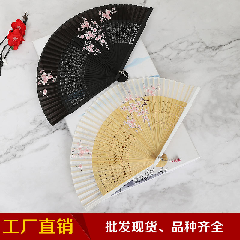 Ventilador de viento hecho a mano al por mayor de la fábrica ventilador plegable de estilo chino de las mujeres clásico Hanfu pintura en aerosol ventilador de bambú ventilador de la danza