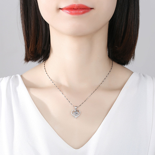 Pure silver S999 heart pure silver necklace female Internet celebrity fashion clavicle chain love pendant birthday gift for girlfriend wholesale